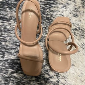 NWOT Aldo heels size 9